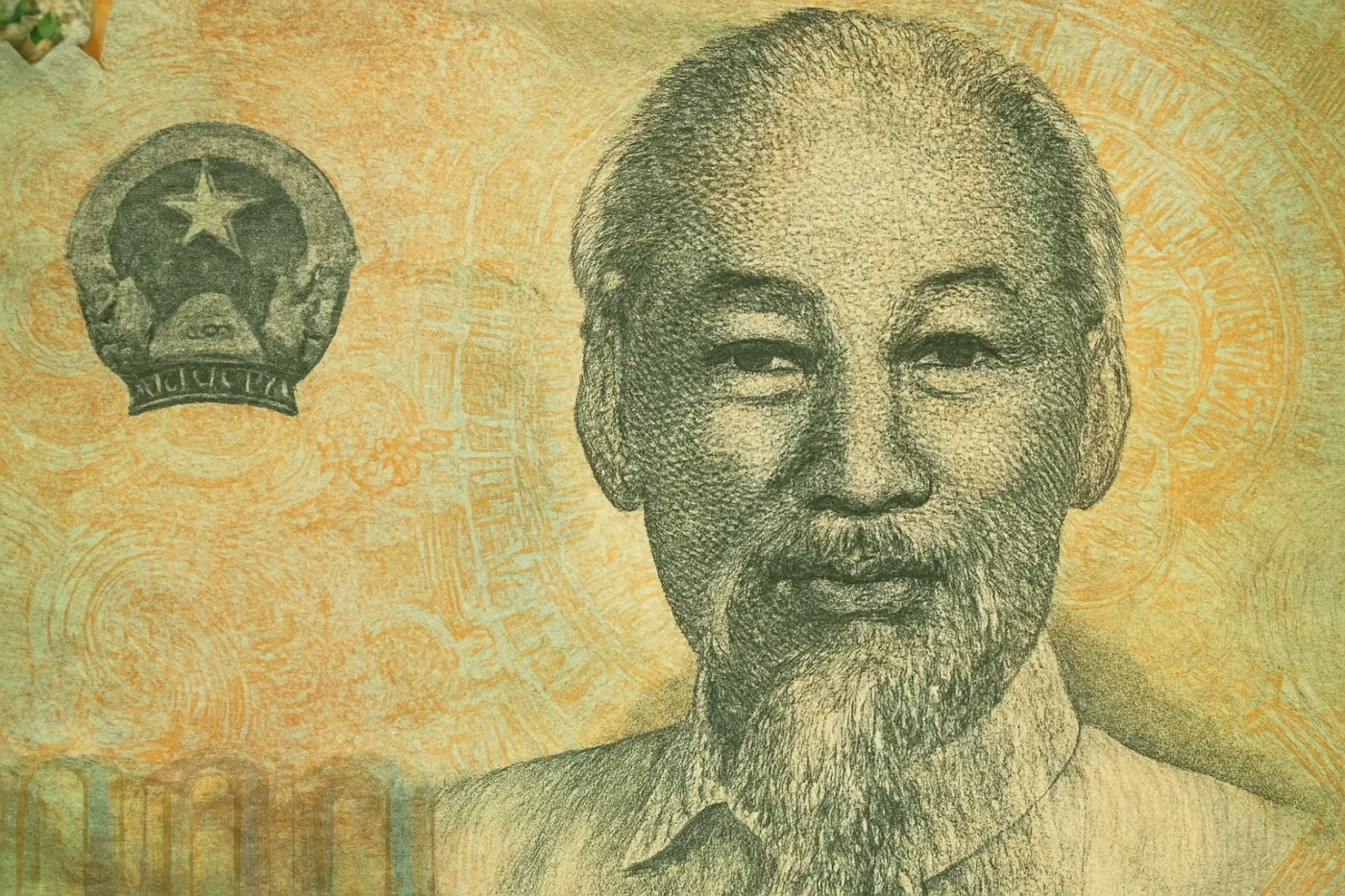 Hình bóng chìm chân dung khi soi tờ tiền 200k dưới ánh sáng